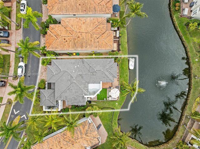20920 NE 32nd Avenue, Aventura, FL 33180