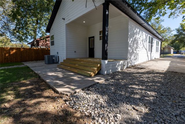 2823 Alaska Avenue, Dallas, TX 75216