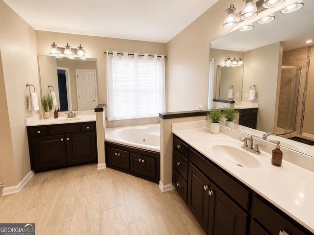 1156 Maple Creek Ridge, Loganville, GA 30052