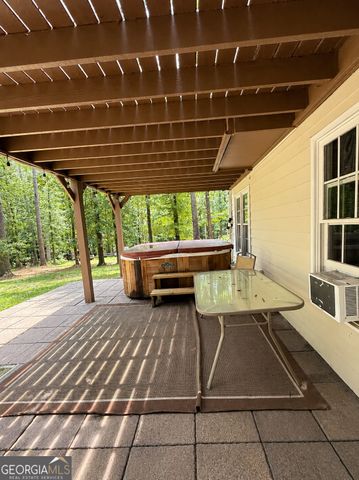 1156 Maple Creek Ridge, Loganville, GA 30052