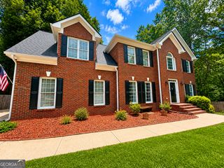 1156 Maple Creek Ridge, Loganville, GA 30052