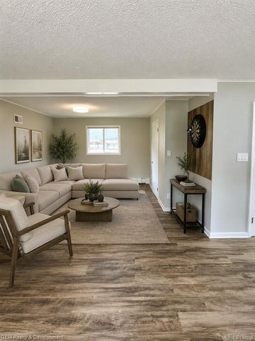 1869 Union Lake Road, Commerce Twp, MI 48382