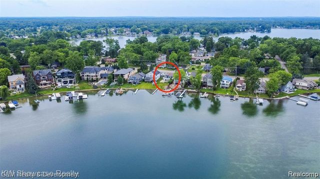 1869 Union Lake Road, Commerce Twp, MI 48382
