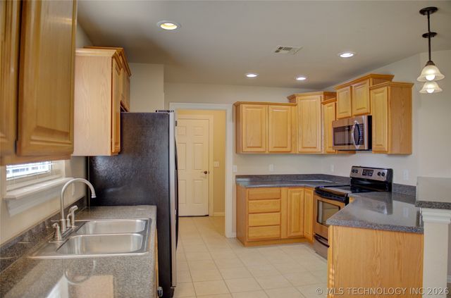 1920 Richmond Drive, Bartlesville, OK 74006