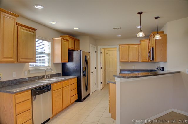 1920 Richmond Drive, Bartlesville, OK 74006