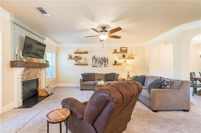 988 Spanish Moss Trail, Loganville, GA 30052