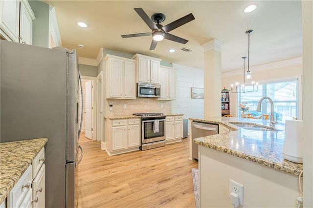 988 Spanish Moss Trail, Loganville, GA 30052