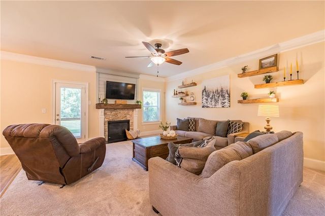 988 Spanish Moss Trail, Loganville, GA 30052