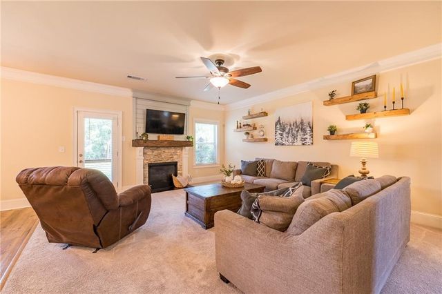 988 Spanish Moss Trail, Loganville, GA 30052