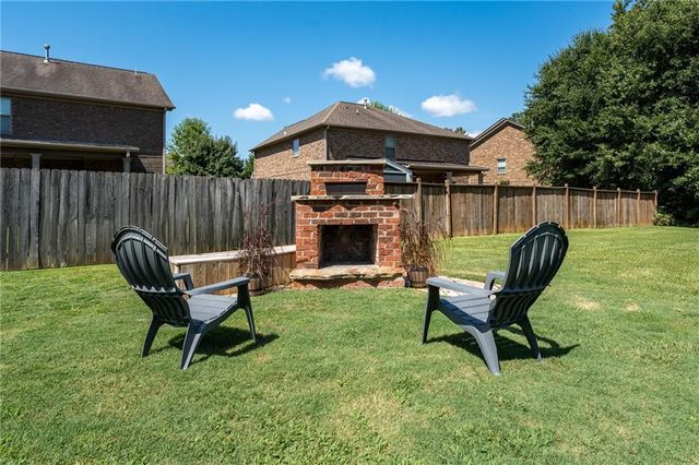 988 Spanish Moss Trail, Loganville, GA 30052