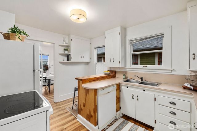 415 NE 60th Street, Seattle, WA 98115