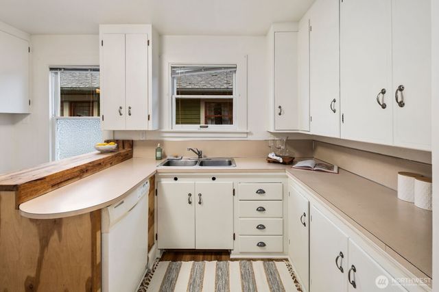 415 NE 60th Street, Seattle, WA 98115