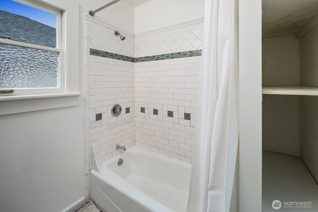 415 NE 60th Street, Seattle, WA 98115