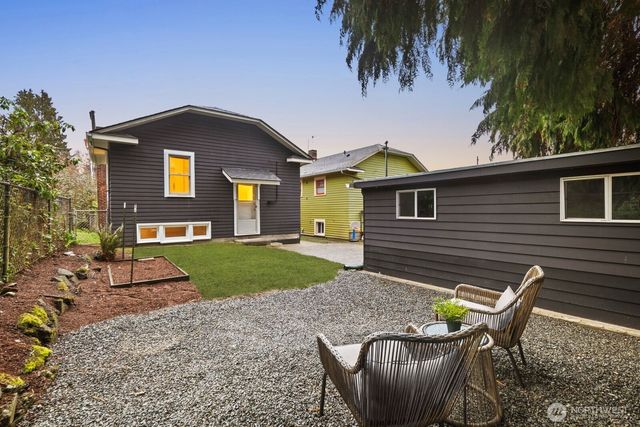 415 NE 60th Street, Seattle, WA 98115