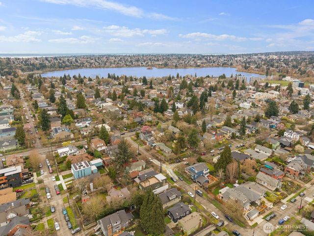 415 NE 60th Street, Seattle, WA 98115