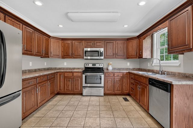 7232 Cane Hollow Rd, Hixson, TN 37343