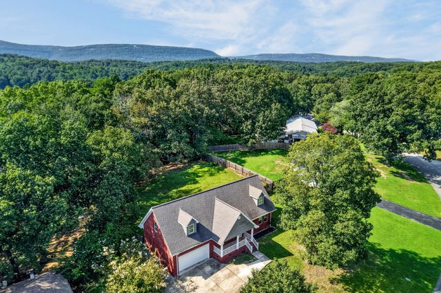 7232 Cane Hollow Rd, Hixson, TN 37343