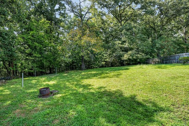 7232 Cane Hollow Rd, Hixson, TN 37343