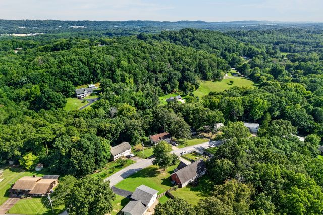 7232 Cane Hollow Rd, Hixson, TN 37343