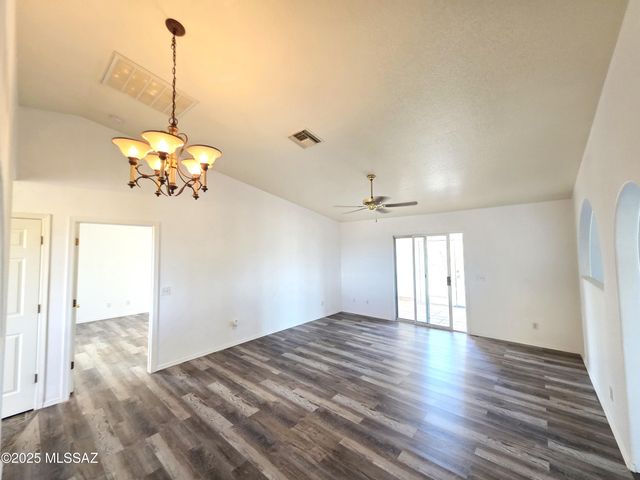 428 Via Encino, Rio Rico, AZ 85648