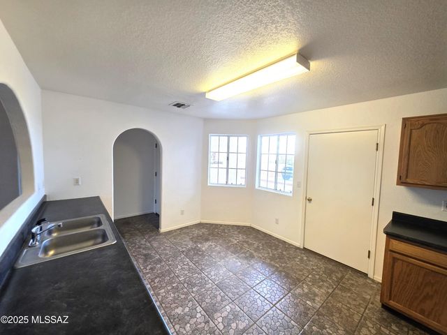 428 Via Encino, Rio Rico, AZ 85648