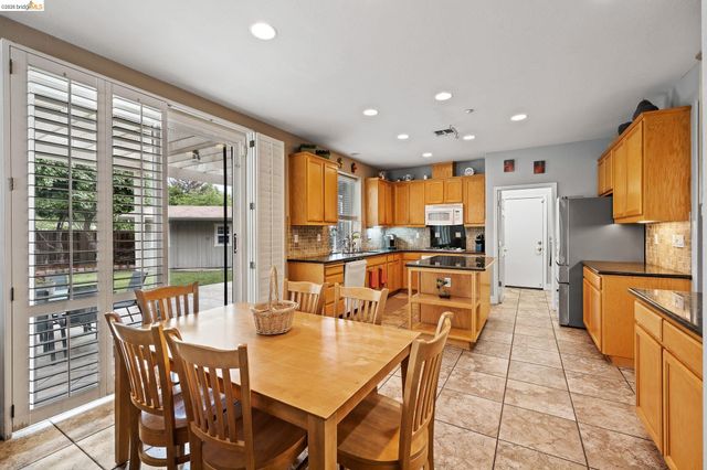 1060 Cambrian Pl, Brentwood, CA 94513