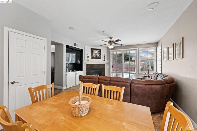 1060 Cambrian Pl, Brentwood, CA 94513