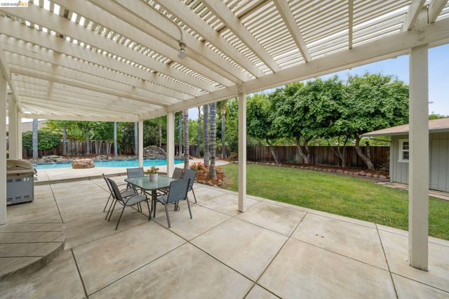 1060 Cambrian Pl, Brentwood, CA 94513