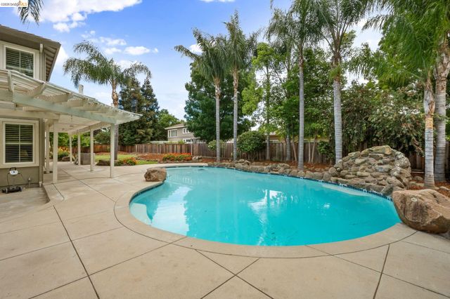 1060 Cambrian Pl, Brentwood, CA 94513