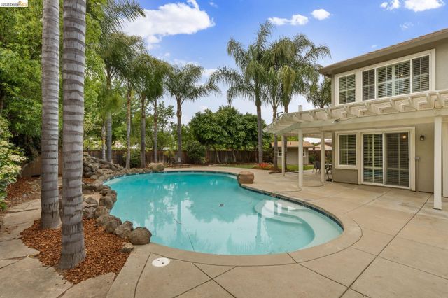 1060 Cambrian Pl, Brentwood, CA 94513