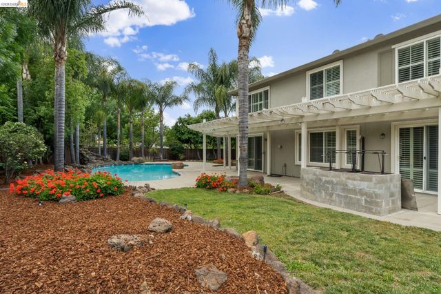 1060 Cambrian Pl, Brentwood, CA 94513