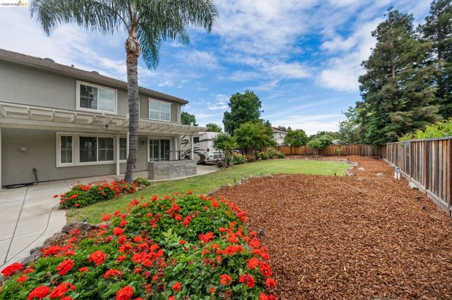 1060 Cambrian Pl, Brentwood, CA 94513