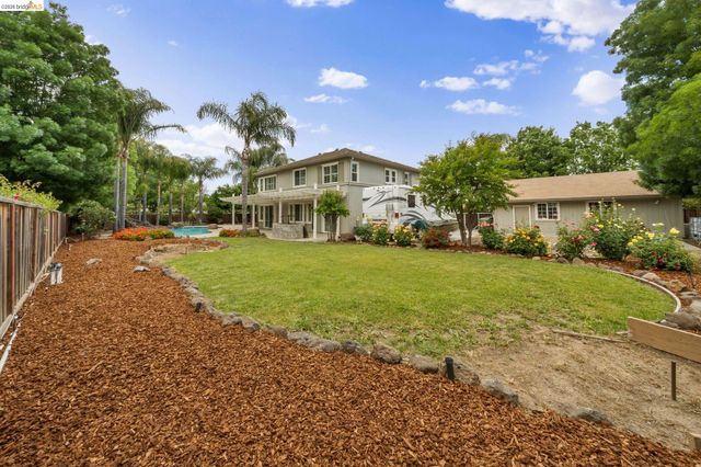 1060 Cambrian Pl, Brentwood, CA 94513