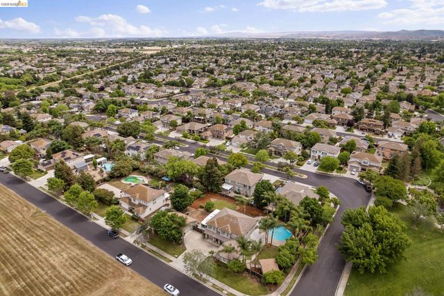 1060 Cambrian Pl, Brentwood, CA 94513
