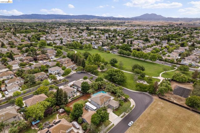 1060 Cambrian Pl, Brentwood, CA 94513