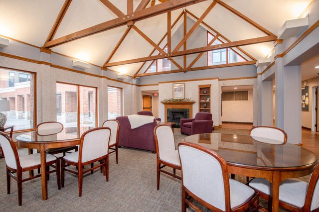 500 County Road B W 113, Roseville, MN 55113