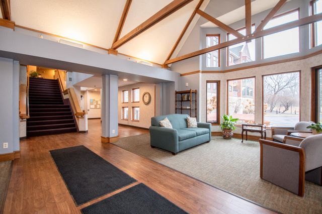 500 County Road B W 113, Roseville, MN 55113