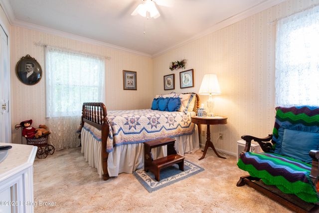 808 Foxwood Ave, Louisville, KY 40223