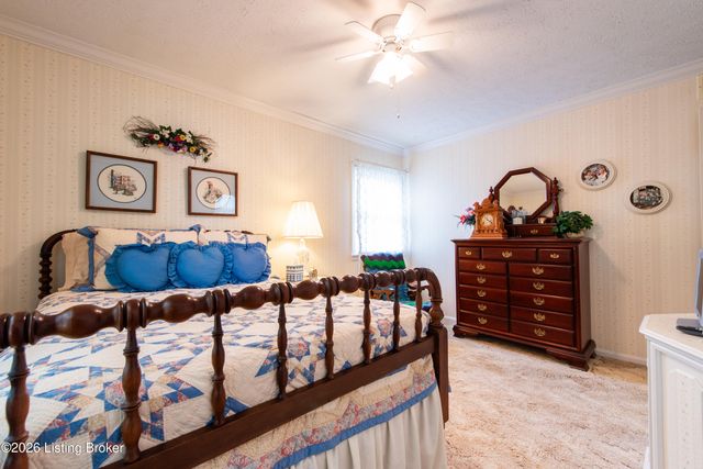 808 Foxwood Ave, Louisville, KY 40223