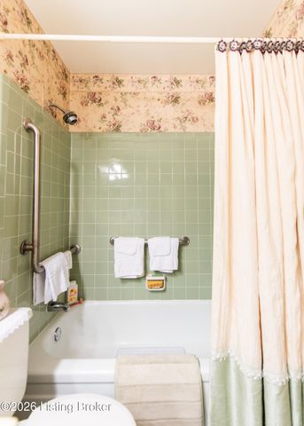 808 Foxwood Ave, Louisville, KY 40223