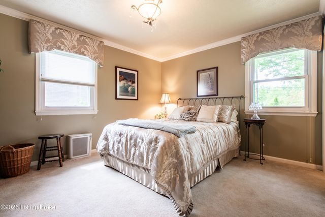 808 Foxwood Ave, Louisville, KY 40223