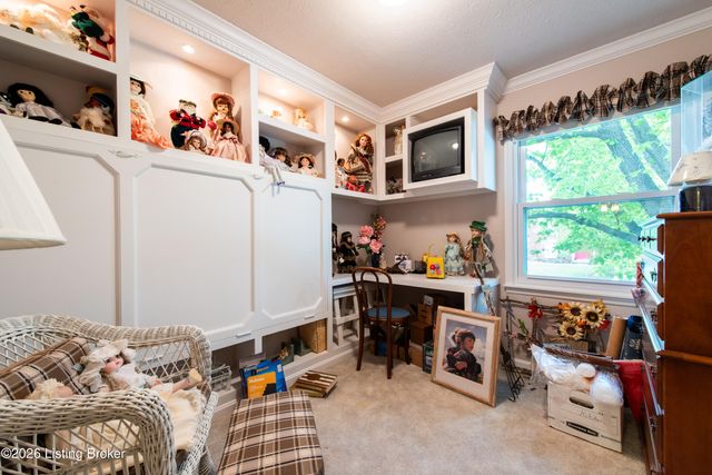 808 Foxwood Ave, Louisville, KY 40223