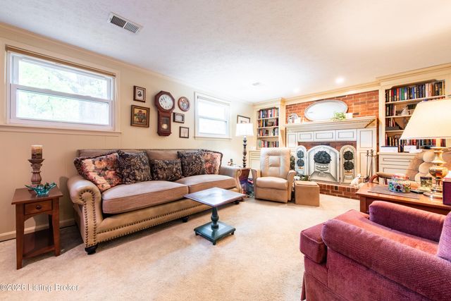 808 Foxwood Ave, Louisville, KY 40223