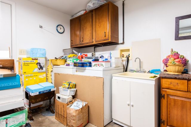 808 Foxwood Ave, Louisville, KY 40223