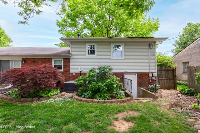 808 Foxwood Ave, Louisville, KY 40223