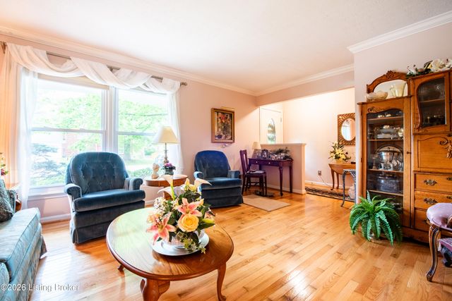 808 Foxwood Ave, Louisville, KY 40223