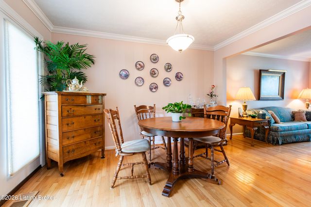 808 Foxwood Ave, Louisville, KY 40223