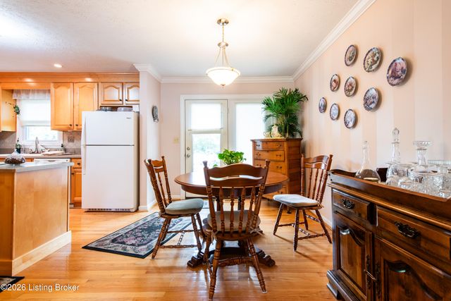 808 Foxwood Ave, Louisville, KY 40223