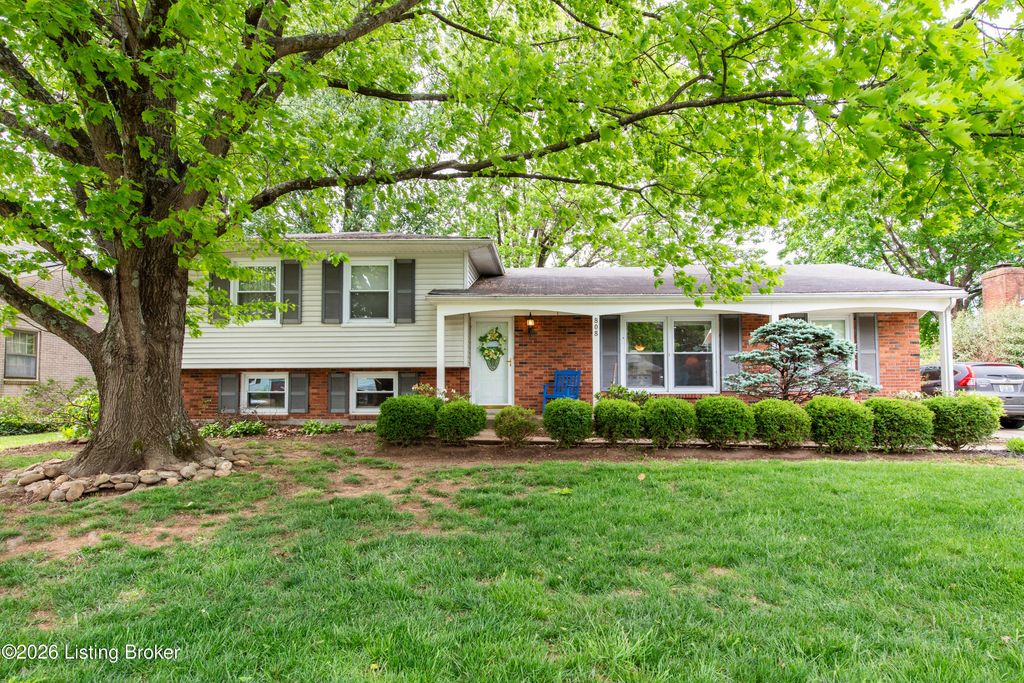 808 Foxwood Ave, Louisville, KY 40223