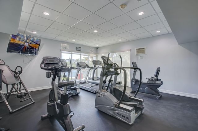 1160 N Federal Highway 1121, Fort Lauderdale, FL 33304